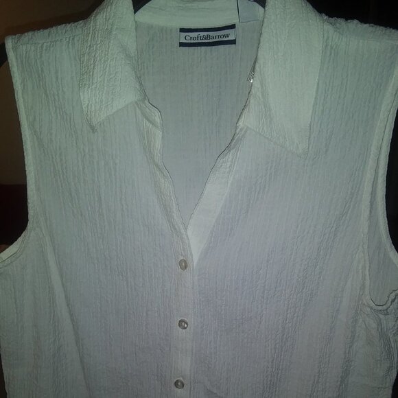 NWT Croft & Barrow White sleeveless  blouse . - Picture 1 of 4